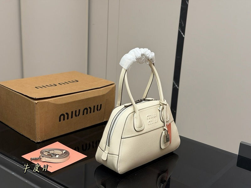 Miu Miu Wander