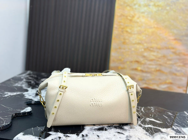 Miu Miu Wander